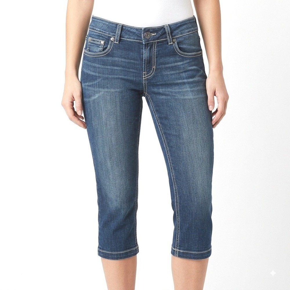 BKE Culture Capri Jean Women 29 Blue Dark Wash Embellished Studded Cropped Denim